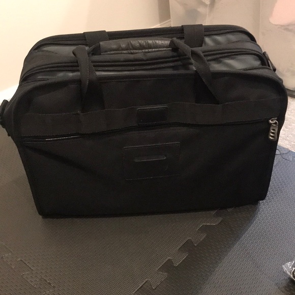HUGE! Briefcase/carryon Zappos! - Picture 7 of 8